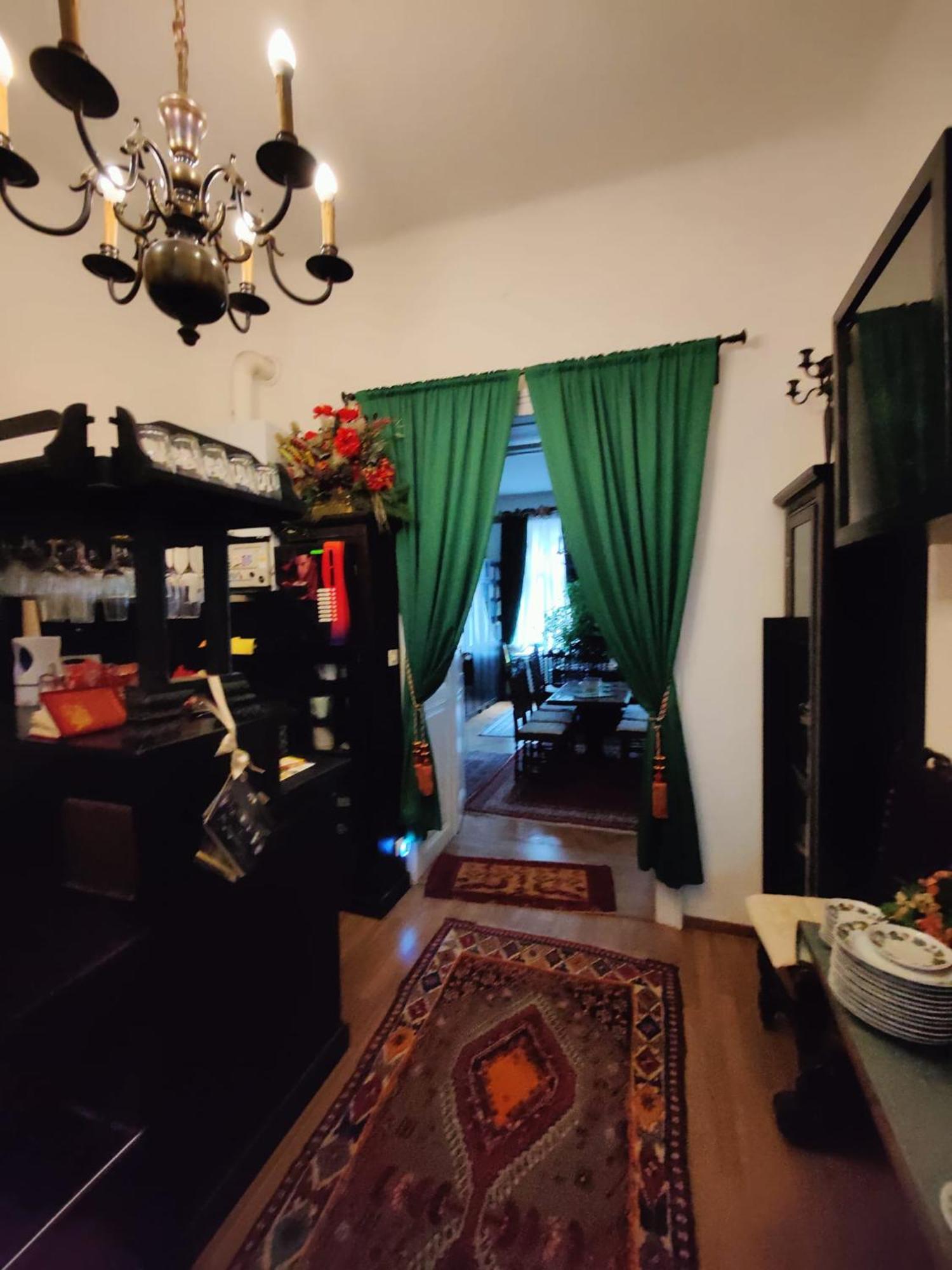 Отель Luxury Near Castle Вена Экстерьер фото