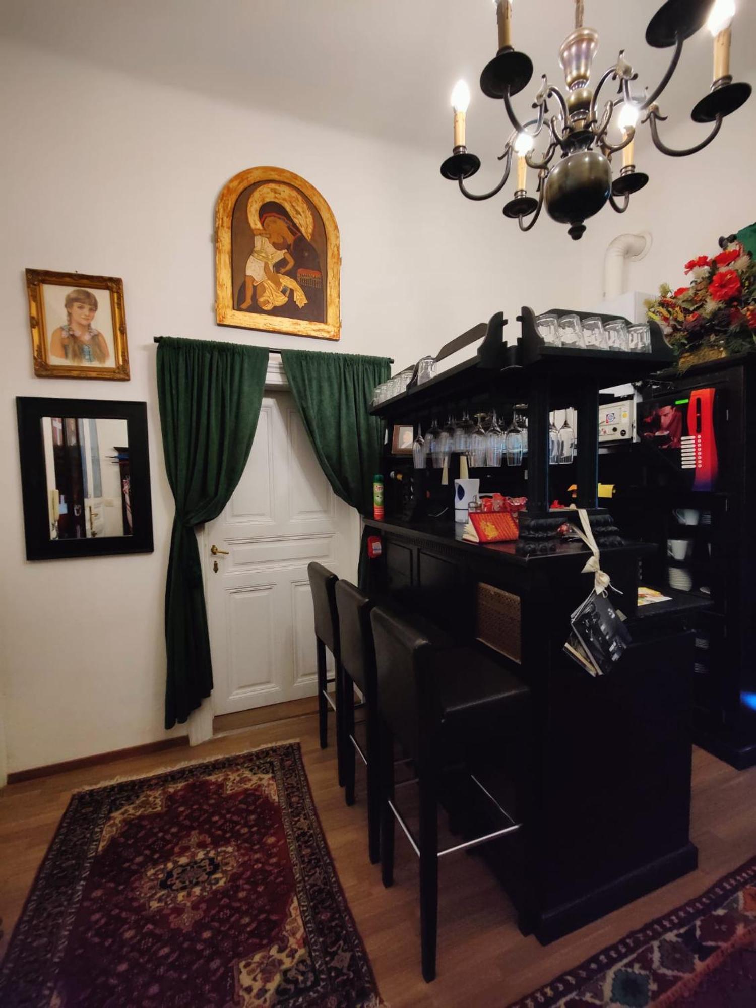 Отель Luxury Near Castle Вена Экстерьер фото