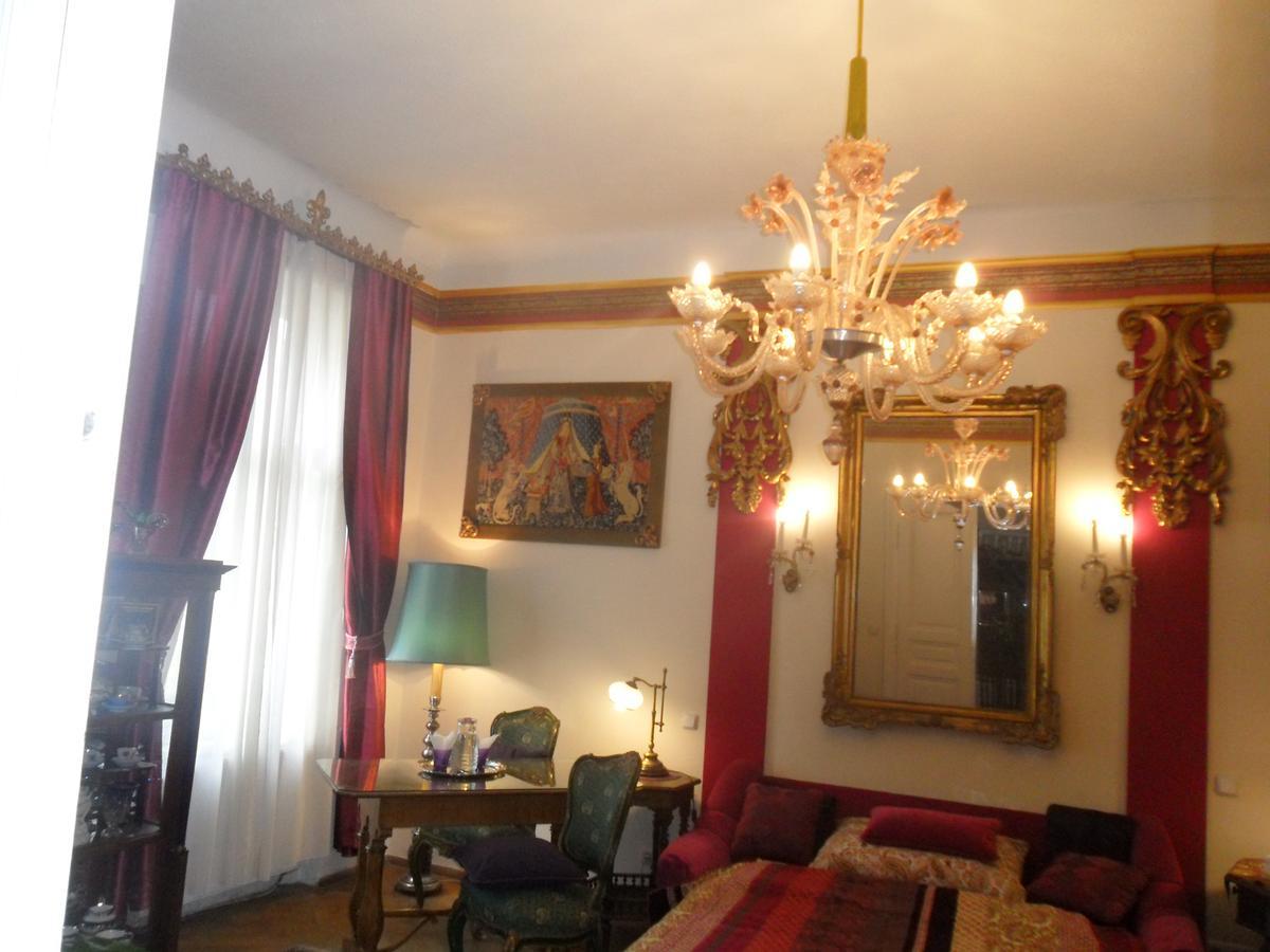 Отель Luxury Near Castle Вена Экстерьер фото