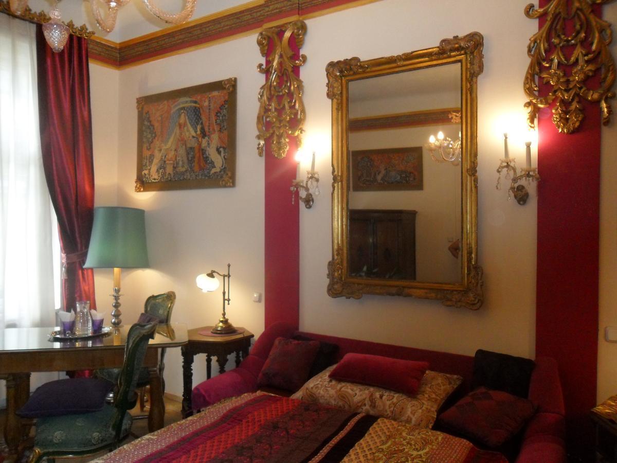 Отель Luxury Near Castle Вена Экстерьер фото