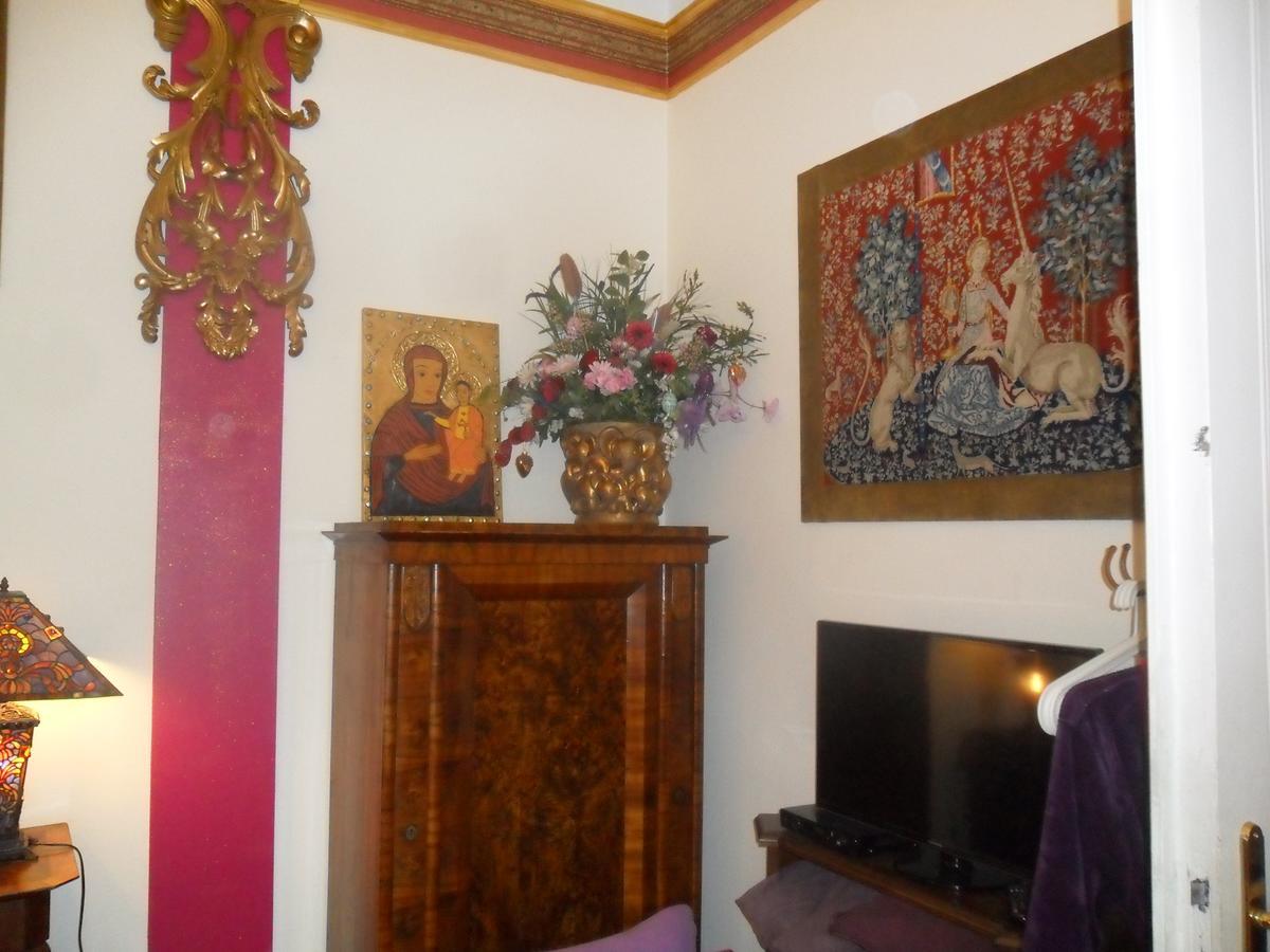 Отель Luxury Near Castle Вена Экстерьер фото